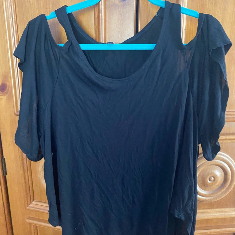 EXPRESS Cold Shoulder Top - Picture 2 of 3